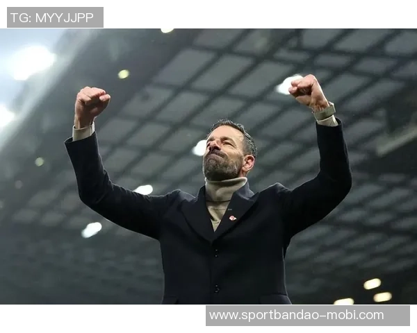 曼联夏季或将迎新帅选择有限需谨慎决策