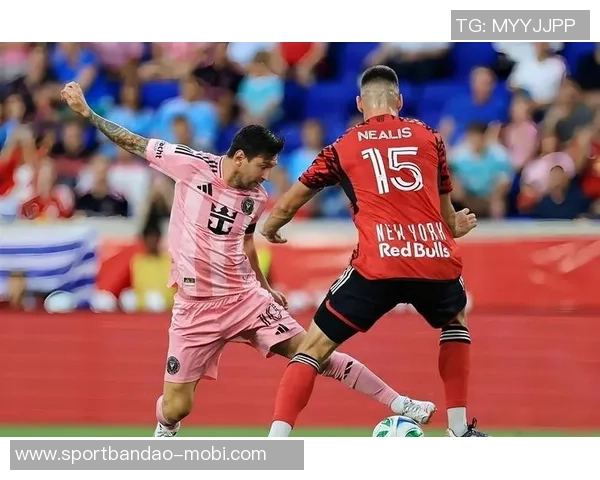 梅西印度行引发混乱当地官员指责组织方贪婪无能与球迷自拍成风